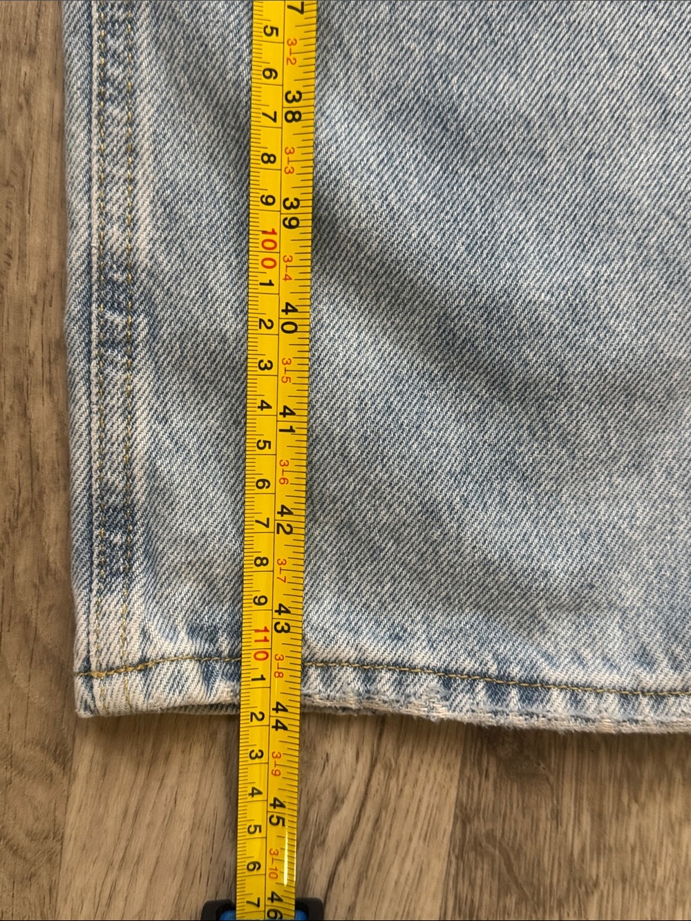 H&M Women’s Relaxed Light Blue Distressed Jeans. Size 12 - Picture 6 of 12
